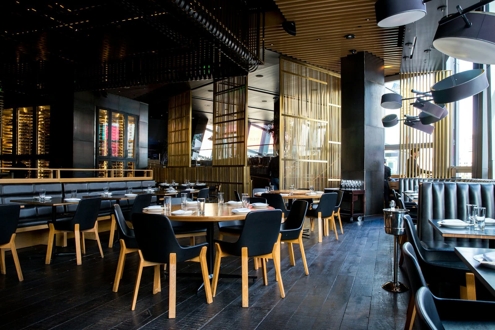 Fine Dining Restaurant & Atmosphere